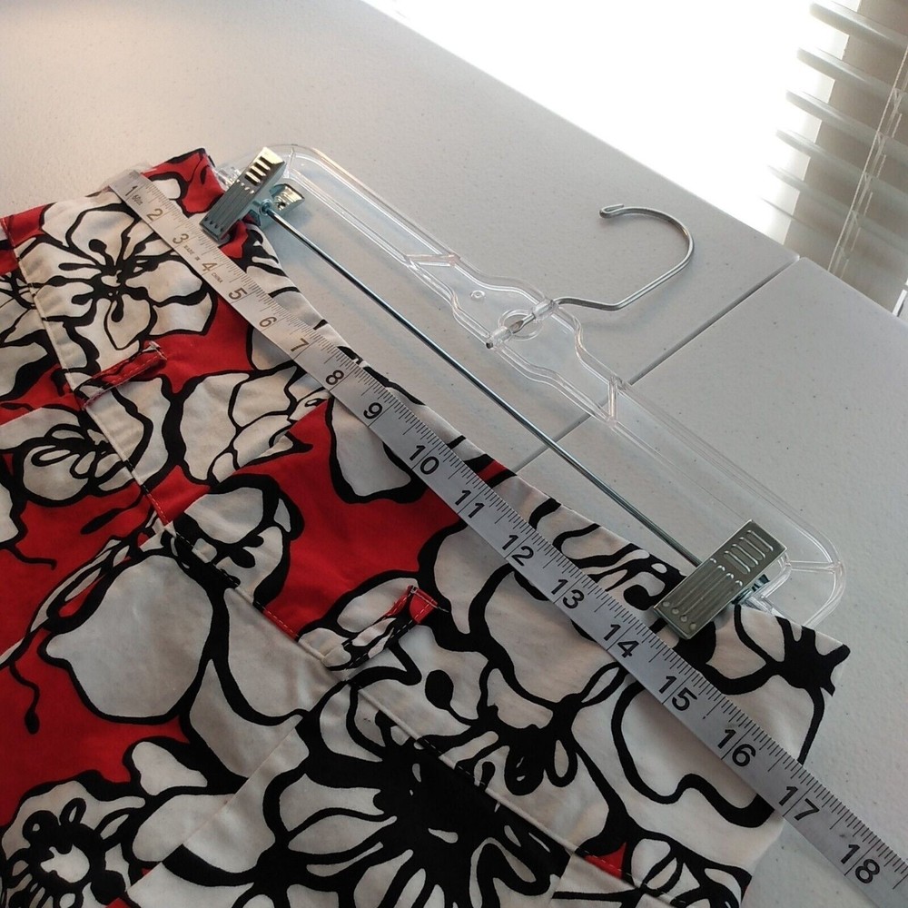 New Sisters Women's Lined Skirt Size XXL Floral Black White & Red Midi Length - Picture 4 of 6
